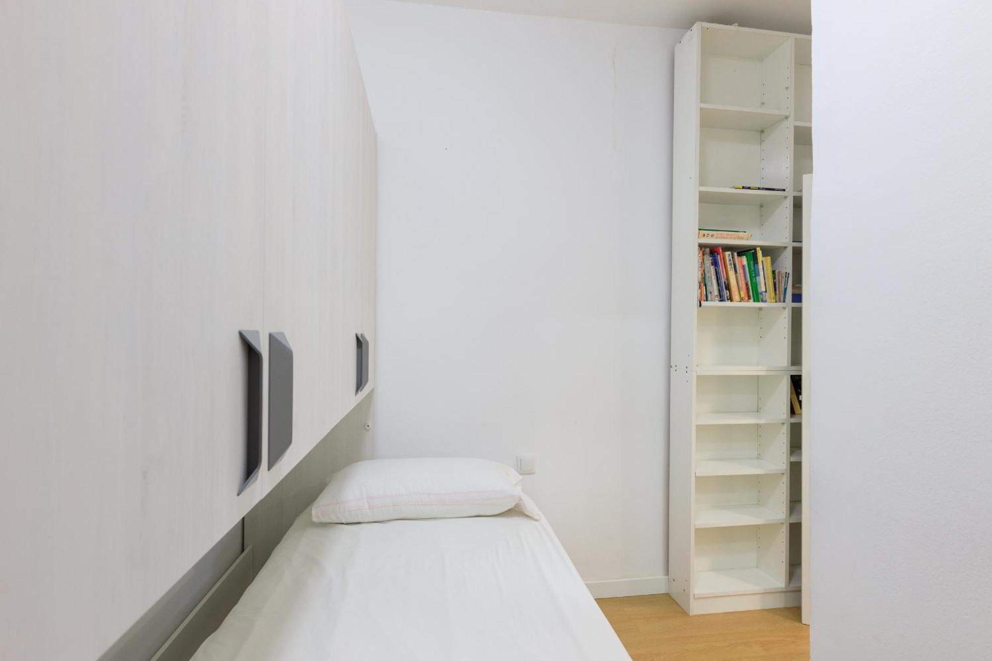 Aparteasy - Private Terrace, 3 Bedrooms, Eixample