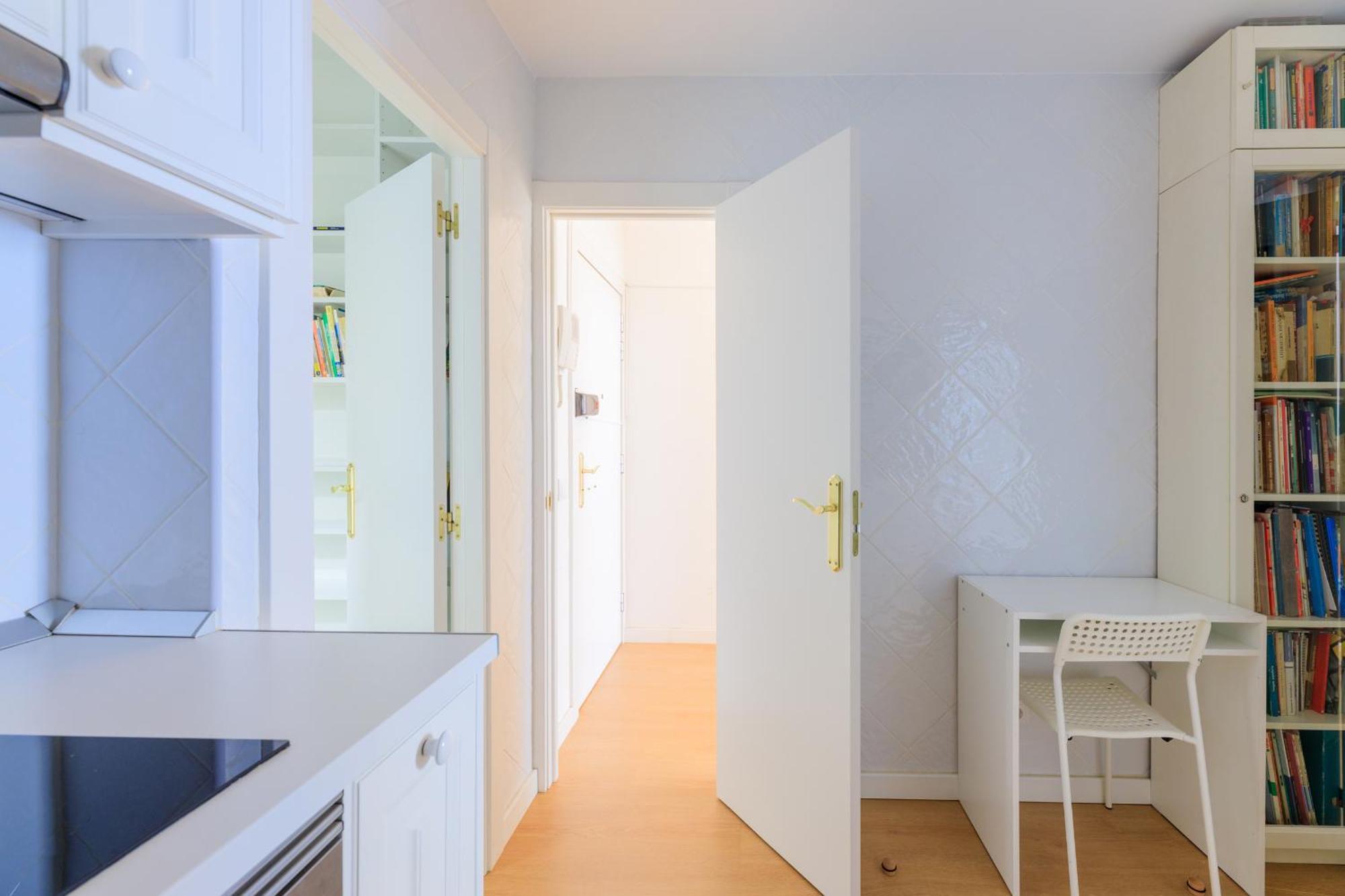 Aparteasy - Private Terrace, 3 Bedrooms, Eixample Apartment Barcelona