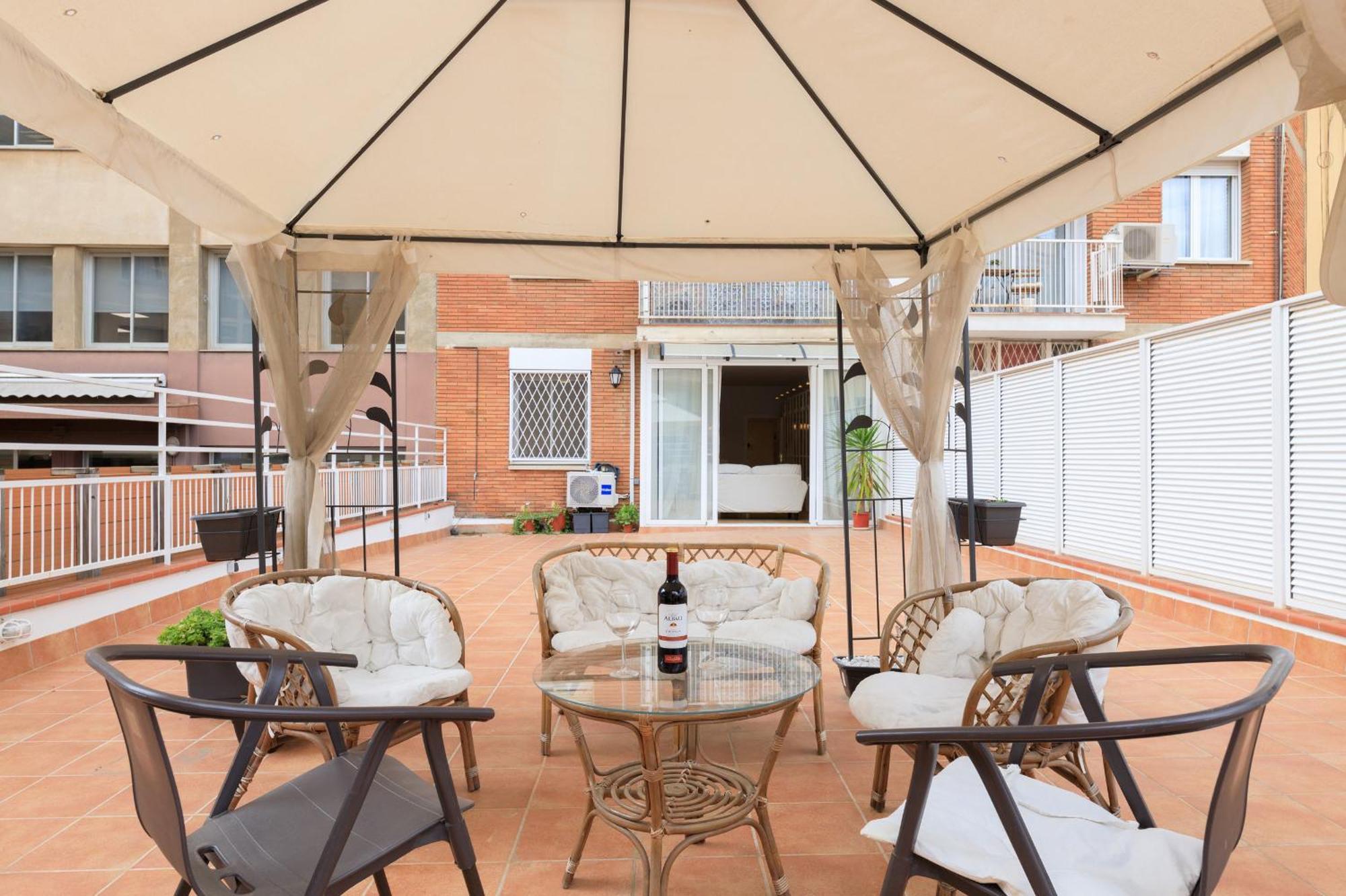 Apartment Aparteasy - Private Terrace, 3 Bedrooms, Eixample *